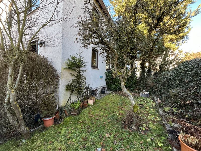 Gechingen: 3,5 ZW über 3 Etagen im Reihenendhaus